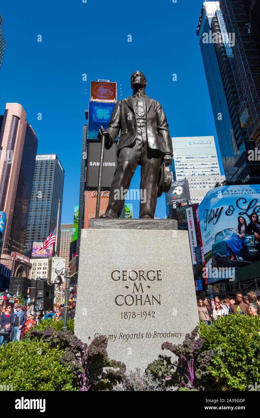George M. Cohan statua, Padre Duffy Square NYC Foto Stock