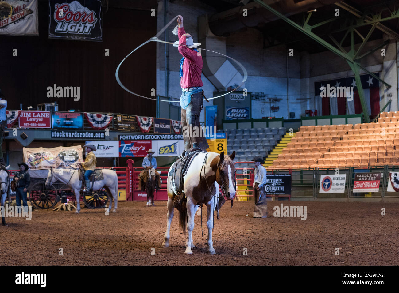 Scena di Pawnee Bill's Wild West Show all'Cowtown Coliseum in Stockyards quartiere di Fort Worth, Texas Foto Stock