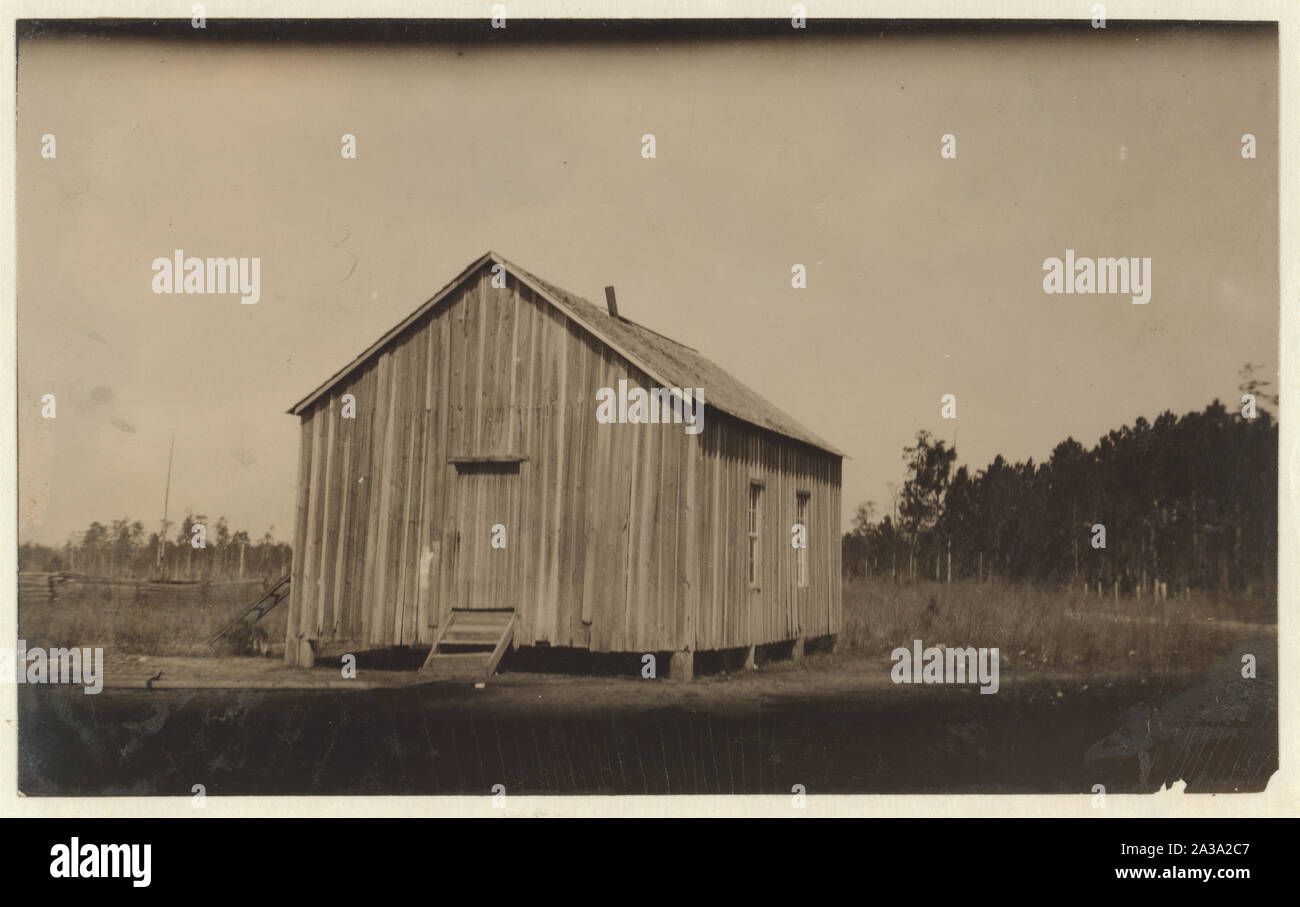 School House di Kirkland. Stato usato per parecchi anni e realmente cadendo a pezzi. Molte scuole rurali in Georgia sono in questa condizione. Foto Stock