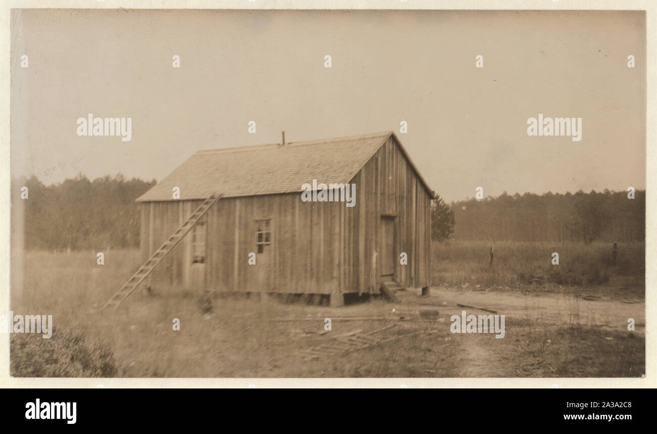 School House di Kirkland. Stato usato per parecchi anni e realmente cadendo a pezzi. Molte scuole rurali in Georgia sono in questa condizione. Foto Stock