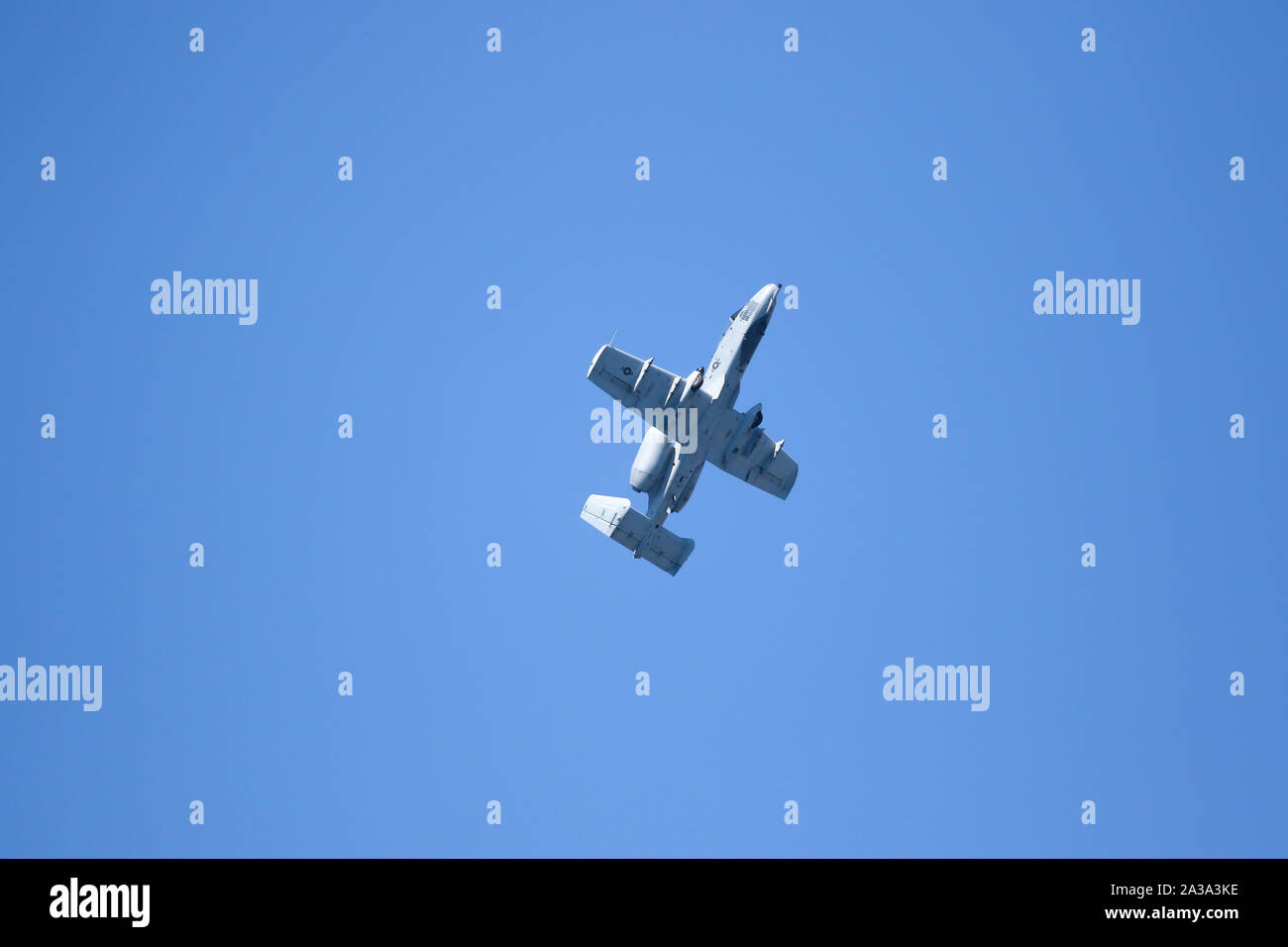 La US Air Force A-10C Thunderbolt II "Warthog' effettuando al grande Airshow Pacifico Huntington Beach California USA l'Airshow di più grande negli Stati Uniti Foto Stock