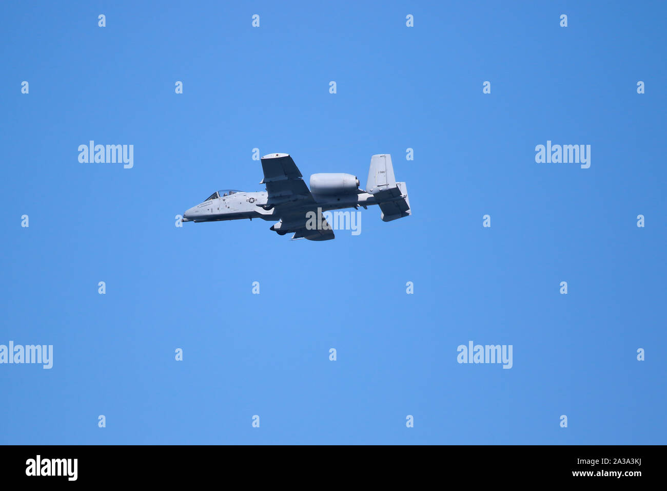 La US Air Force A-10C Thunderbolt II "Warthog' effettuando al grande Airshow Pacifico Huntington Beach California USA l'Airshow di più grande negli Stati Uniti Foto Stock La US Air Force A-10C Thunderbolt II "Warthog' effettuando al grande Airshow Pacifico Huntington Beach California USA l'Airshow di più grande negli Stati Uniti Foto Stock