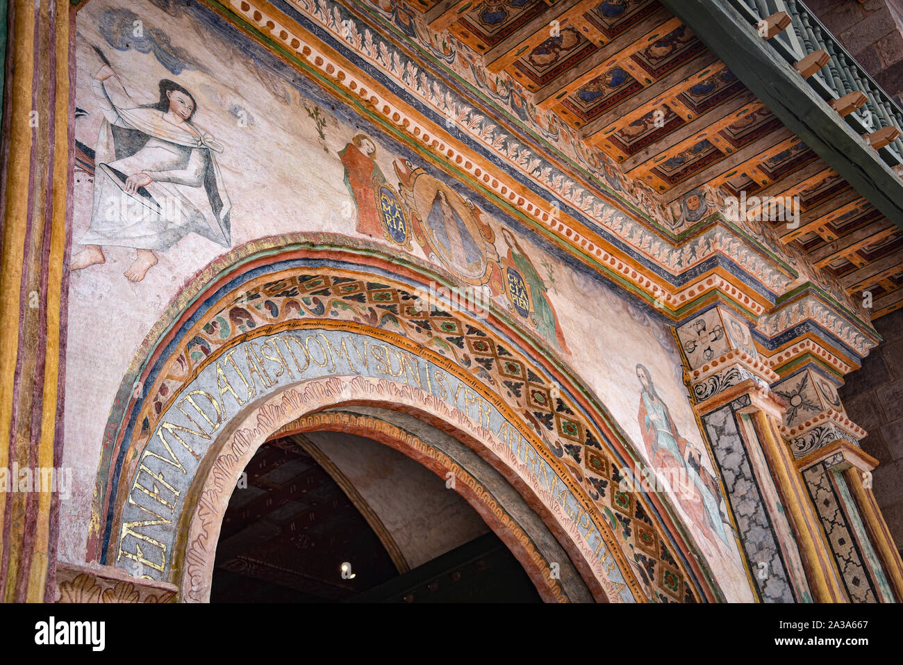 La facciata esterna del Barroque-style chiesa di Andahuaylillas, vicino a Cusco, Perù Foto Stock