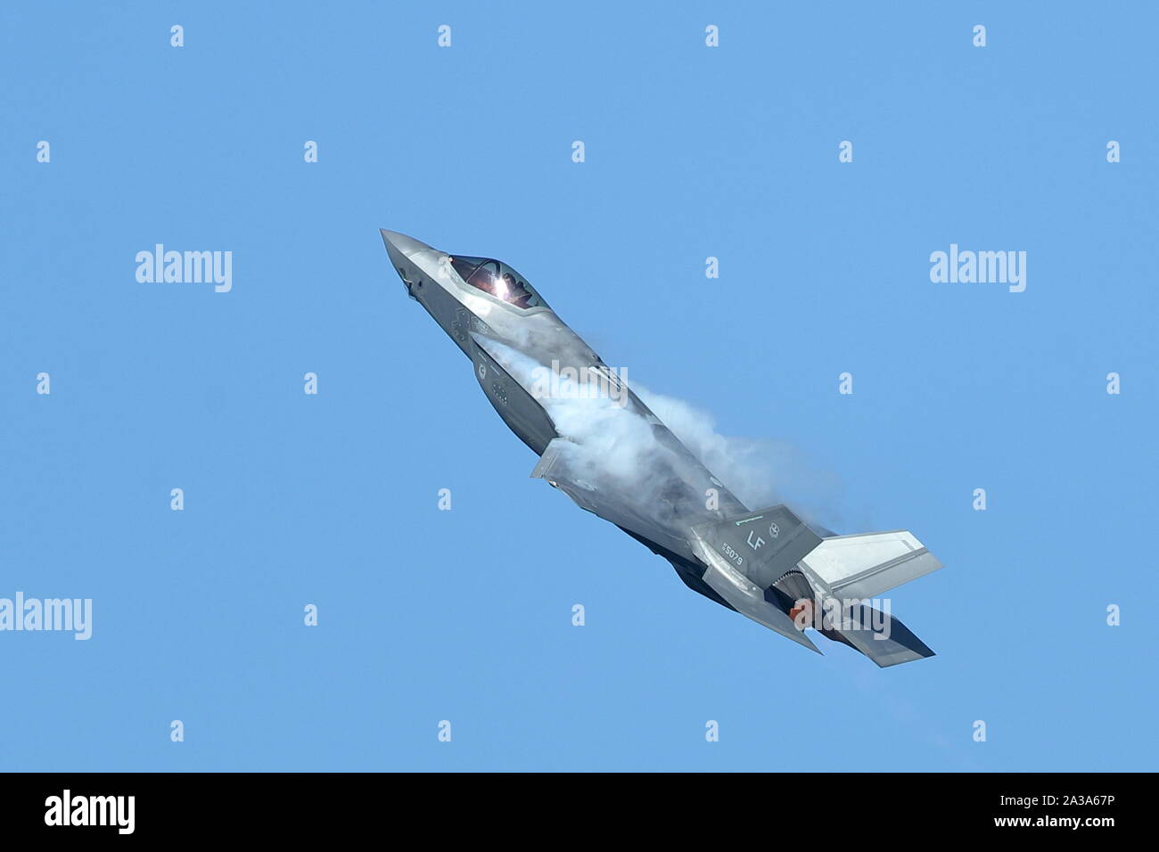 Stati Uniti Air Force F-35 Lightning II Demo Team presso il grande Airshow pacifico in Huntington Beach, California, il 4 ottobre 2019 Foto Stock