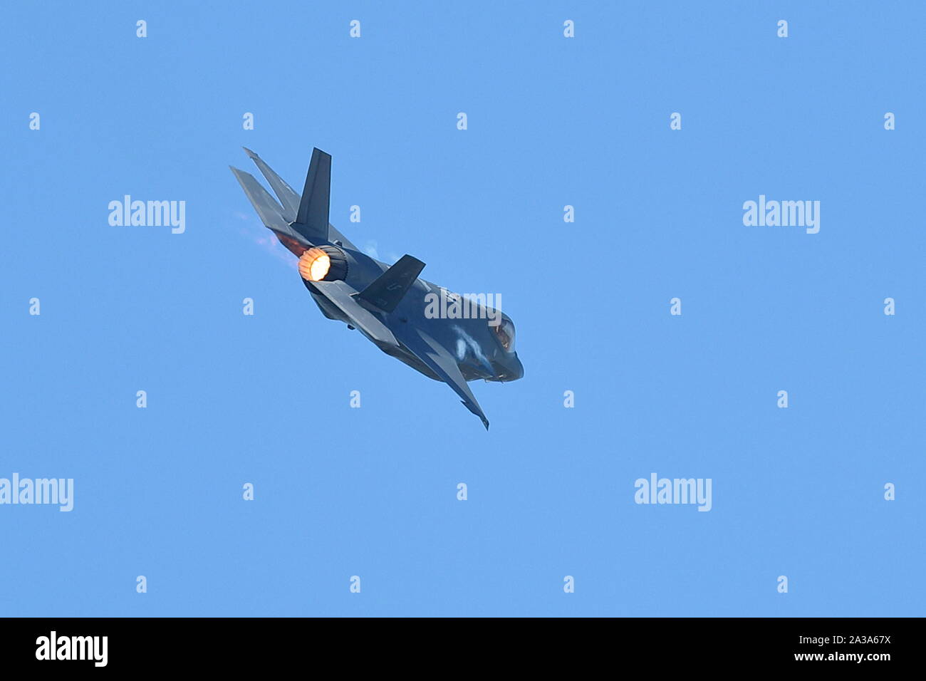 Stati Uniti Air Force F-35 Lightning II Demo Team presso il grande Airshow pacifico in Huntington Beach, California, il 4 ottobre 2019 Foto Stock