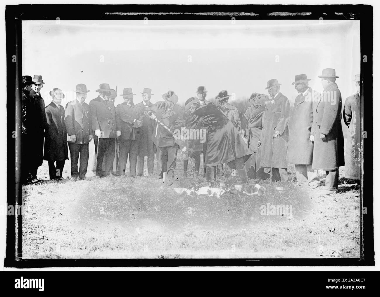 Sec. Daniels mostrato) massa di rottura per Arlington anfiteatro, [Va.], Marzo 1915 Foto Stock