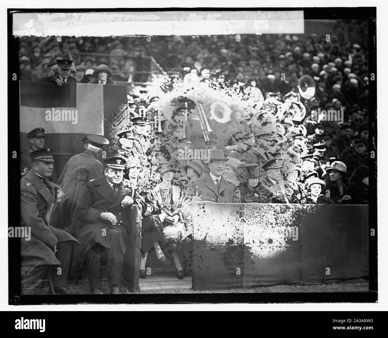 Sec. Wilbur & Mrs. Wilbur a Scouting Fleet-Fort Bennings gioco, 11/22/24 Foto Stock