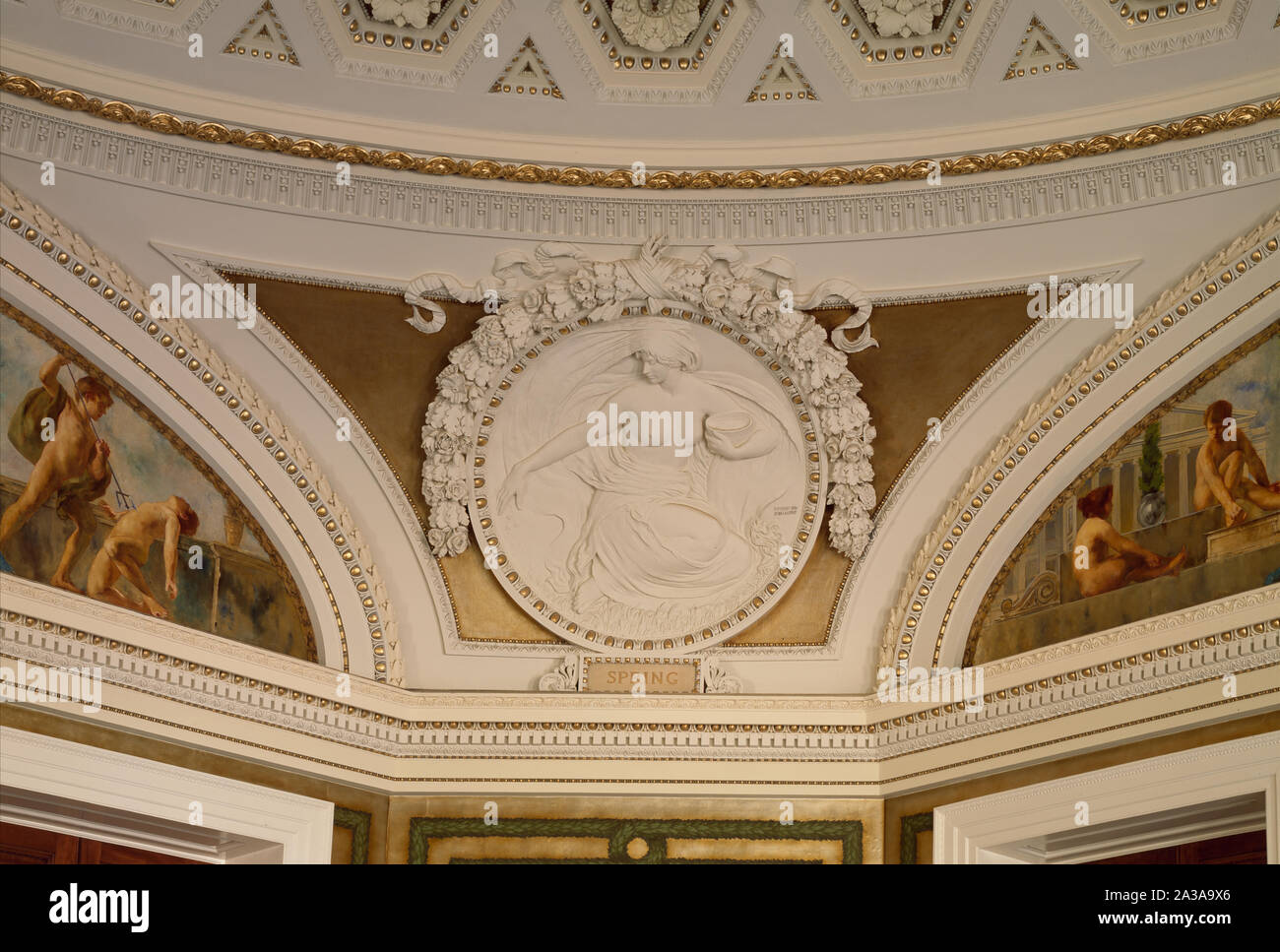 Secondo piano, Northwest Pavilion. Rilievo circolare della molla da Bela L. Pratt. La Biblioteca del Congresso Thomas Jefferson Building, Washington D.C. Foto Stock