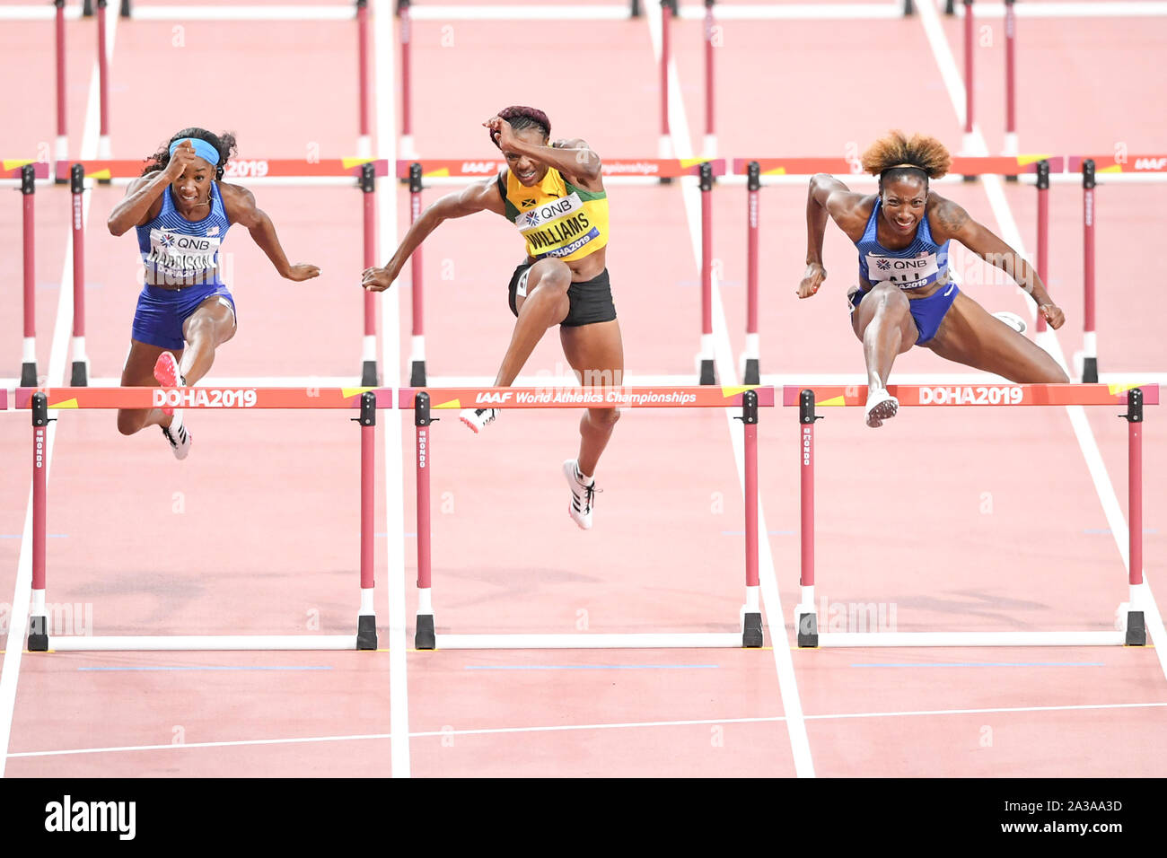 Nia Ali (USA, medaglia d'oro), Kendra Harrison (USA, medaglia d'argento) e Danielle Williams (Giamaica, medaglia di bronzo). 100 metri a ostacoli le donne. IAAF mondiale di atletica, Doha 2019 Foto Stock