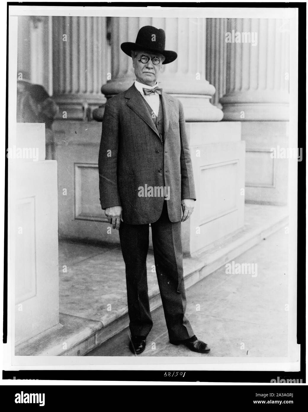 Il senatore Coleman Blease, ritratto a figura intera, in piedi, rivolto verso la parte anteriore Foto Stock