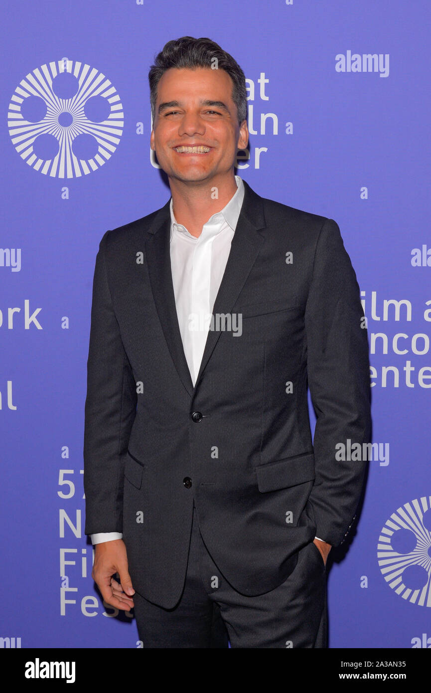 NEW YORK, NY - OTTOBRE 05: Wagner Moura assiste la 57th New York Film Festival 'Wasp Rete' arrivi a Alice Tully Hall, Lincoln Center nel mese di ottobre Foto Stock