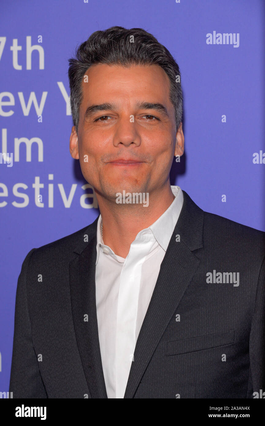 NEW YORK, NY - OTTOBRE 05: Wagner Moura assiste la 57th New York Film Festival 'Wasp Rete' arrivi a Alice Tully Hall, Lincoln Center nel mese di ottobre Foto Stock