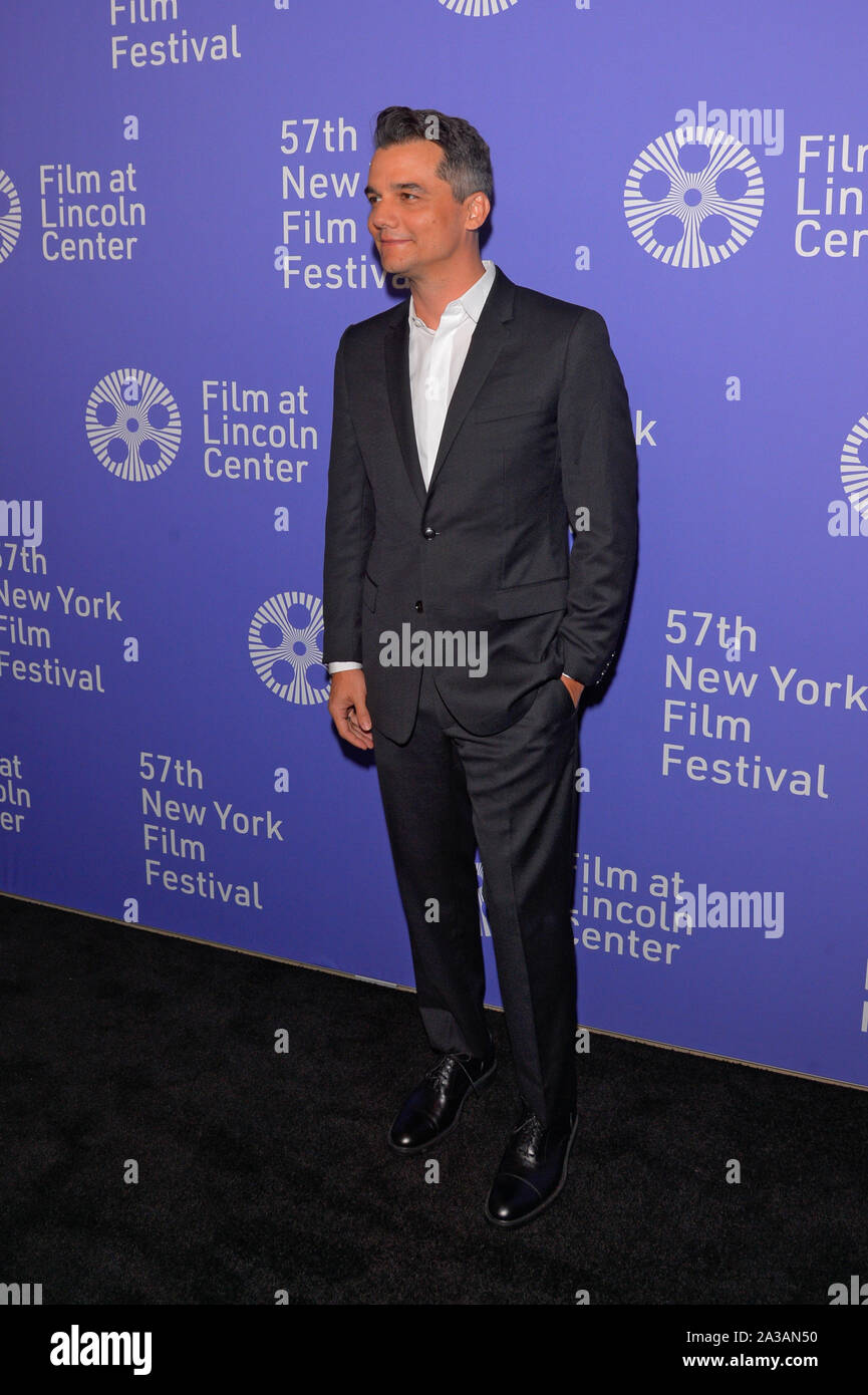 NEW YORK, NY - OTTOBRE 05: Wagner Moura assiste la 57th New York Film Festival 'Wasp Rete' arrivi a Alice Tully Hall, Lincoln Center nel mese di ottobre Foto Stock