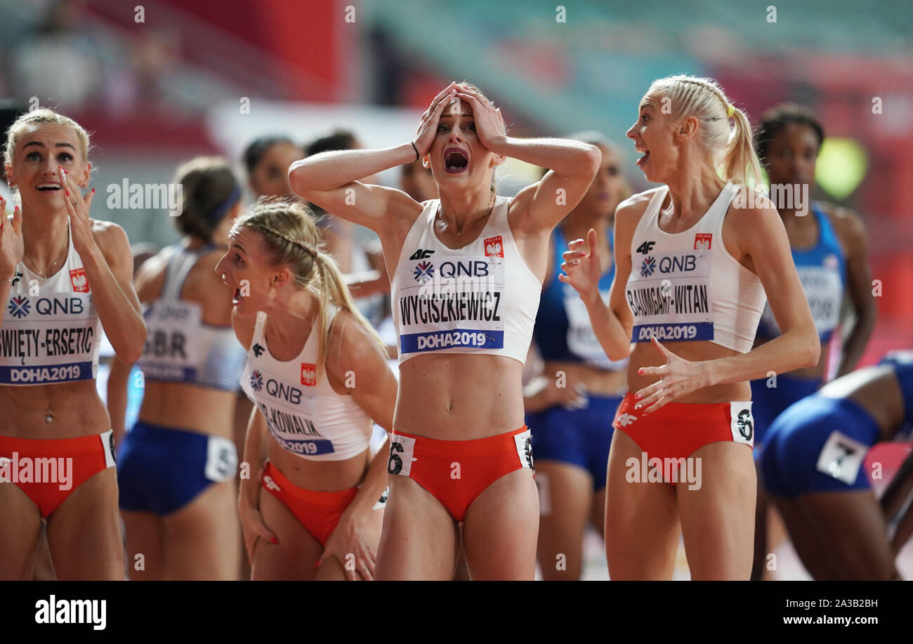 Doha in Qatar. 6 Ottobre, 2019. Team Polonia celebrare dopo la donna 4x400m relè presso il 2019 IAAF mondiale di atletica a Doha, in Qatar, 6 ott. 2019. Credito: Jia Yuchen/Xinhua/Alamy Live News Foto Stock