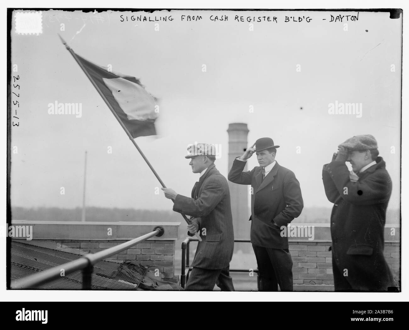 La segnalazione da un registratore di cassa bldg. - Gli accordi di Dayton (proiettori) Foto Stock