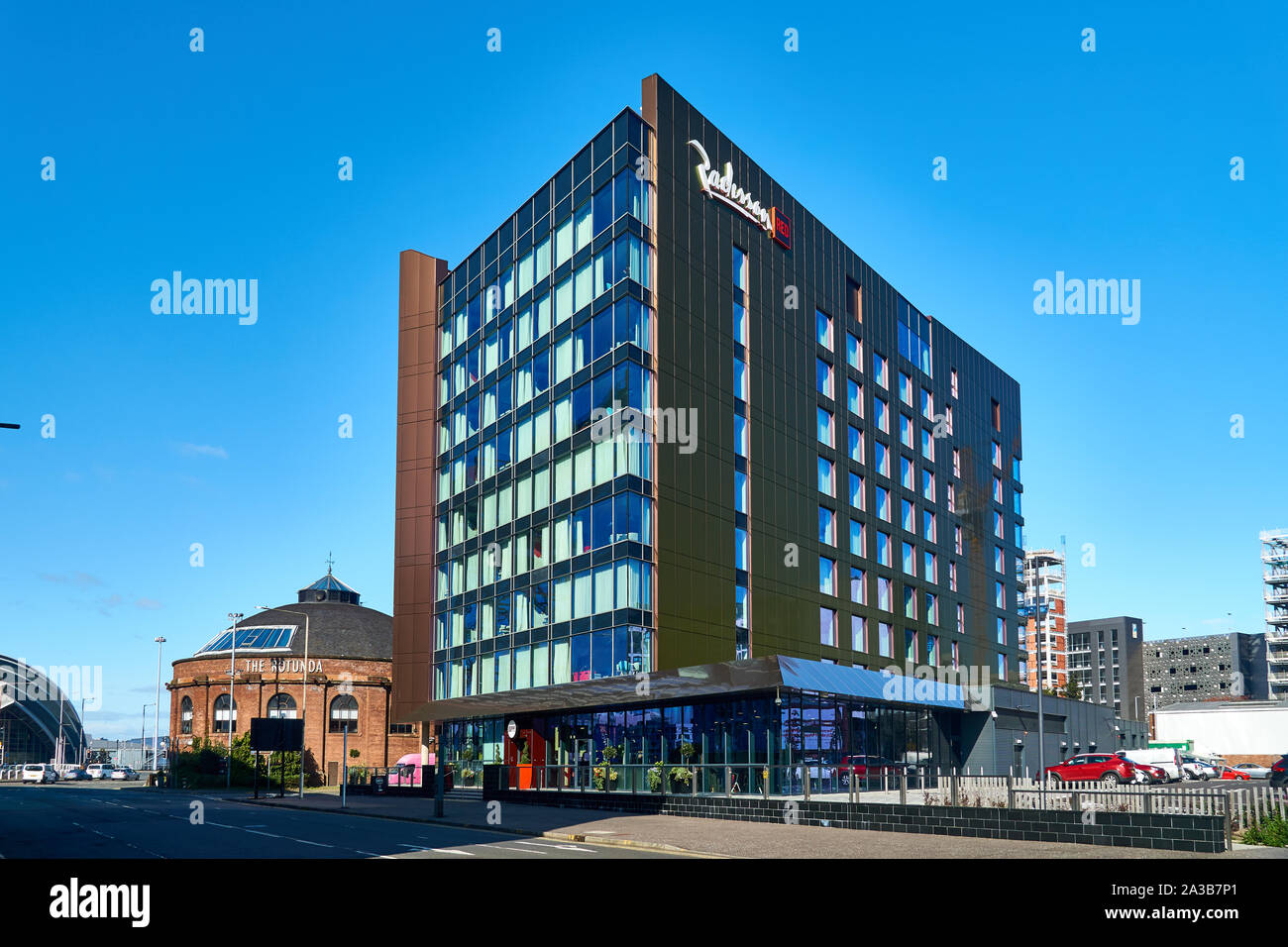 Radisson Hotel Rosso nella città di Glasgow, vicino al fiume Clyde. Foto Stock