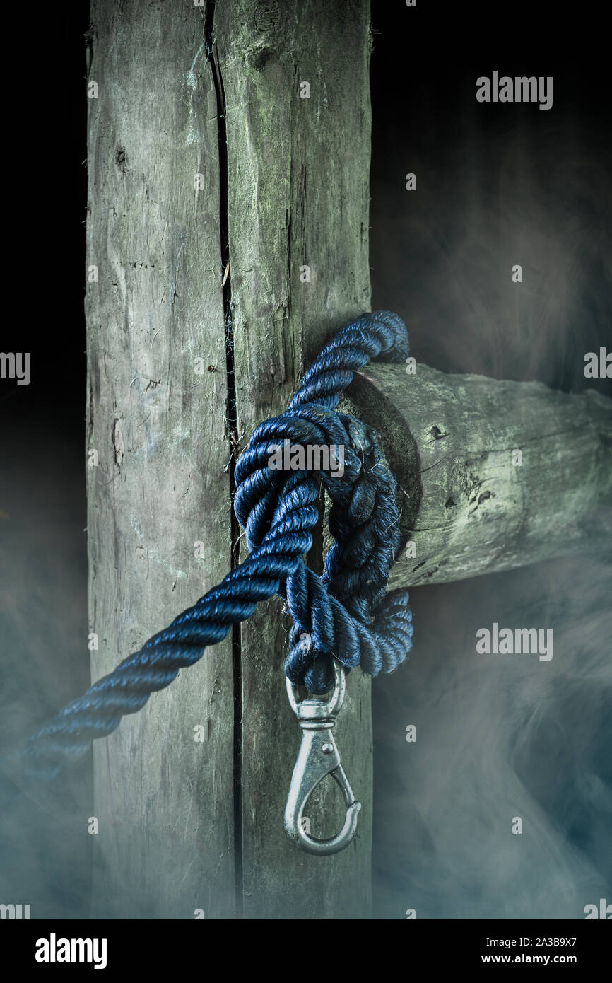 Filo di corda circondata da fumo. Foto Stock