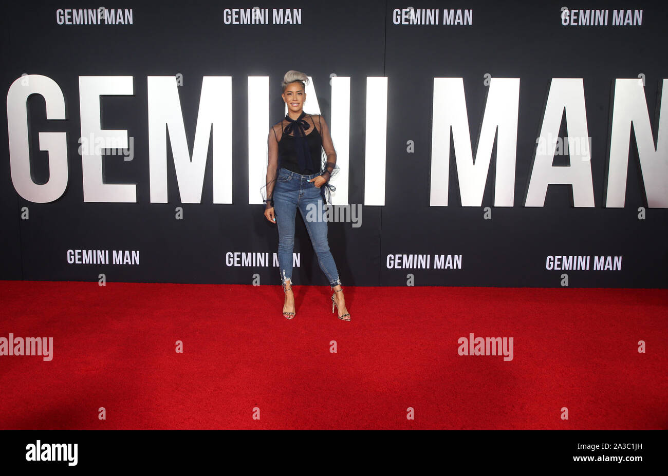 Hollywood, CA. 6 Ottobre, 2019. Sibley Scoles, Paramount Pictures di Premiere di 'Gemini Man' a TCL Chinese Theatre in Hollywood, la California il 6 ottobre 2019. Credito: Faye Sadou/media/punzone Alamy Live News Foto Stock