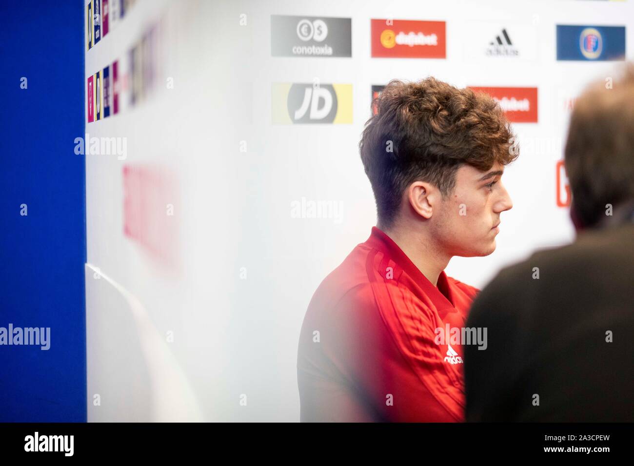 Cardiff Wales, Regno Unito, 7 ottobre 2019. Wales national football team player Daniel James durante una sessione multimediale presso il St Fagans Museo di Storia Nazionale precedendo di partite contro la Slovacchia e la Croazia. Credito: Mark Hawkins/Alamy Live News Foto Stock