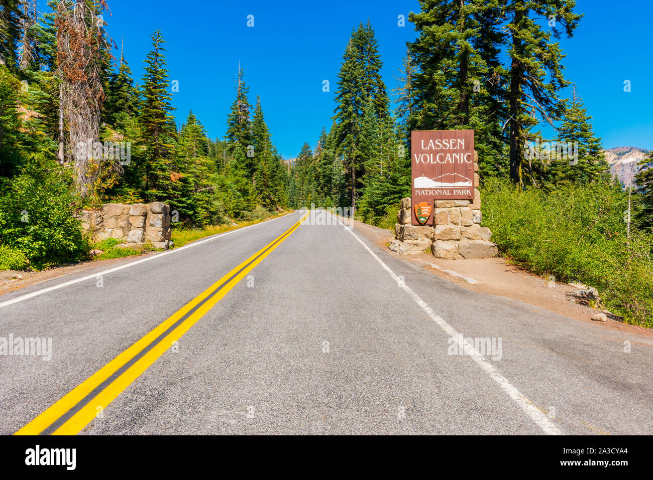 Segno di entrata al Parco Nazionale vulcanico di Lassen California USA Foto Stock