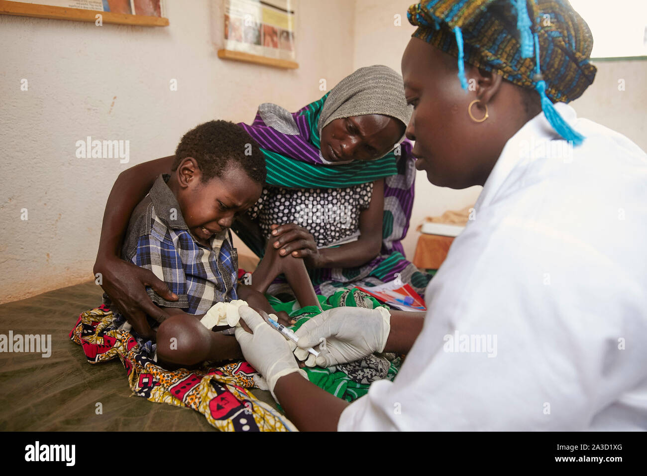 Tsjaad Ciad Mongo paziente Omar Saleh (6) ha la lebbra con la madre Amdeve Hasabo (30) 21-6-2016 foto: Jaco Klamer Foto Stock