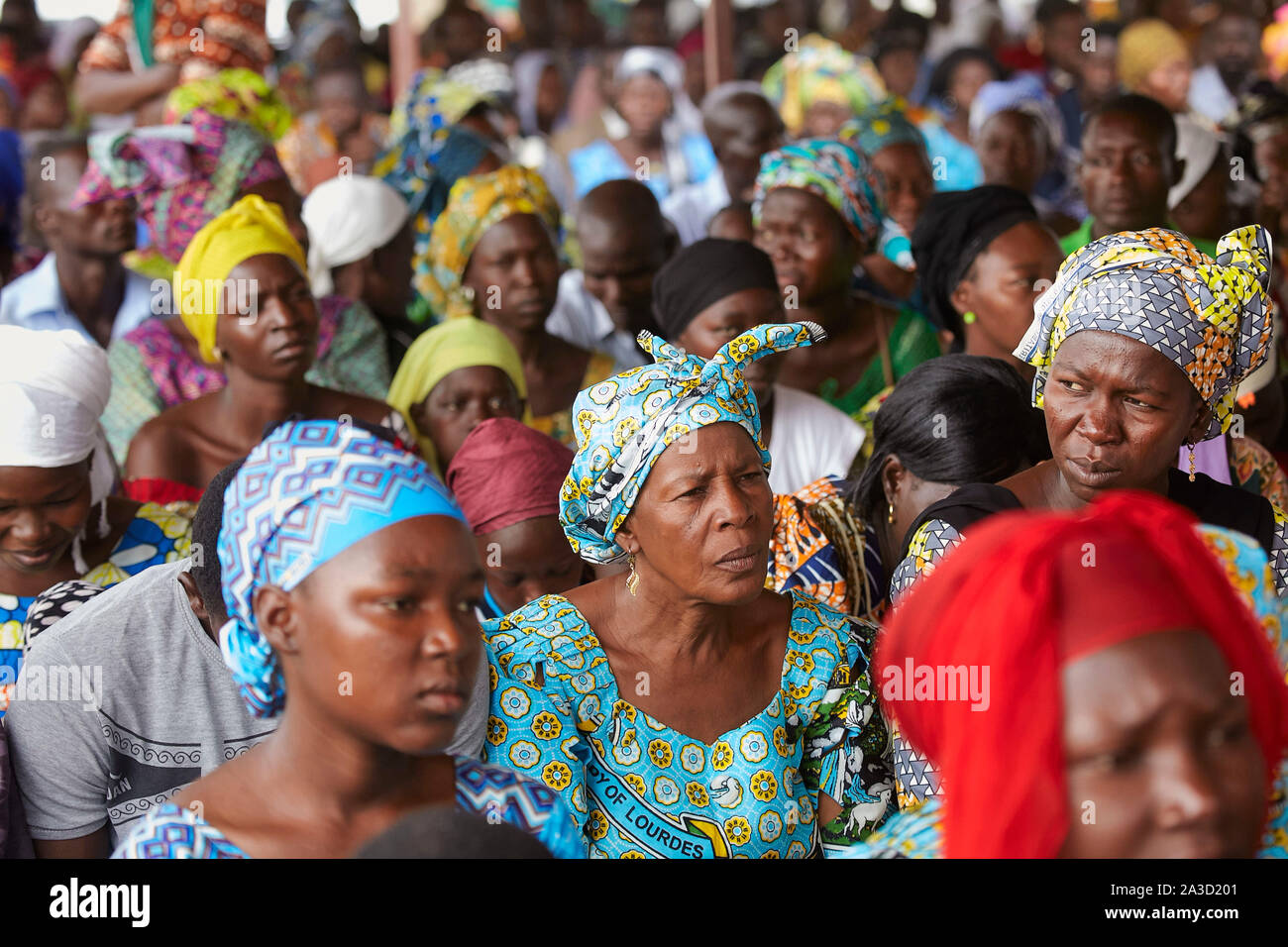 Tsjaad Ciad N Djamena Chiesa Francis van Assisi chiesa cattolica romana Santa messa con donne ascolto 26-6-2016 foto: Jaco Klamer Foto Stock