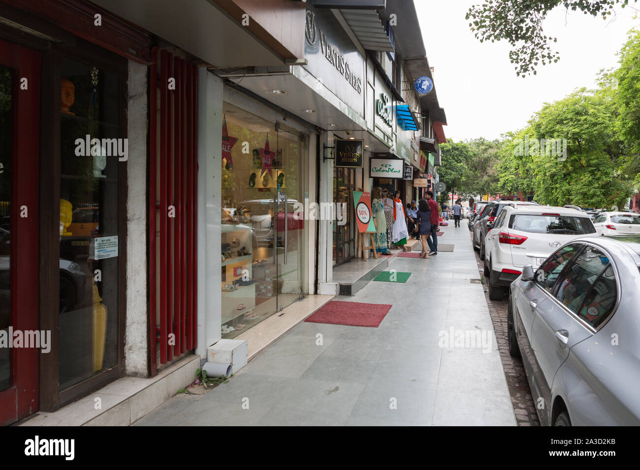 New Delhi, India - 12 agosto 2018: mercato Khan quartiere dello shopping di New Delhi India Foto Stock
