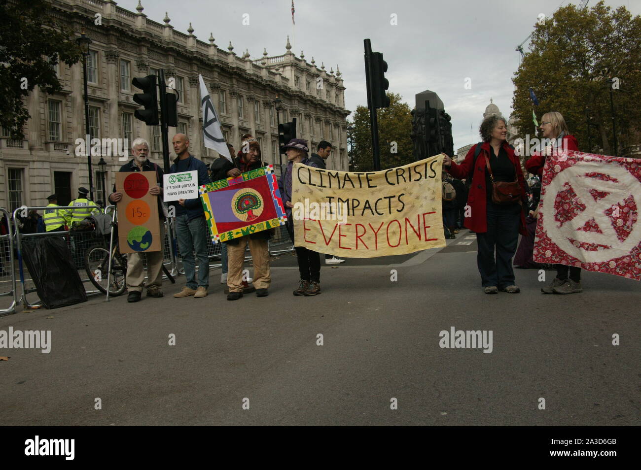 Londra, Regno Unito. 07 ott 2019, estinzione della ribellione portare il centro di Londra da un fermo, per evidenziare il cambiamento climatico. © Martin Foskett/Knelstrom Ltd/Alamy Live News Foto Stock