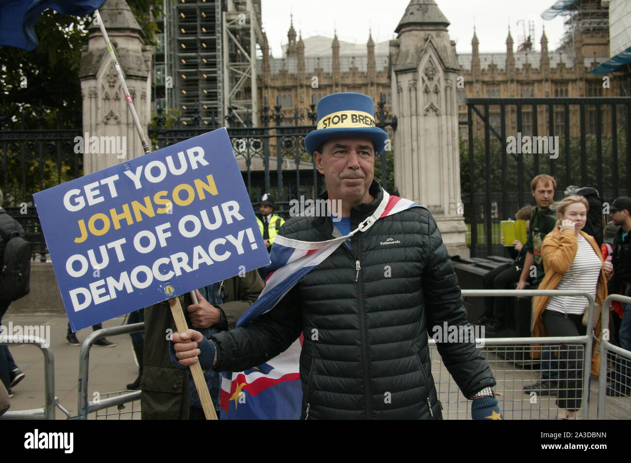 Londra, Regno Unito. 07 ott 2019, Steve Bray, signor Stop Brexit presso la ribellione di estinzione protesta in Westminster, per evidenziare il cambiamento climatico. © Martin Foskett/Knelstrom Ltd/Alamy Live News Foto Stock