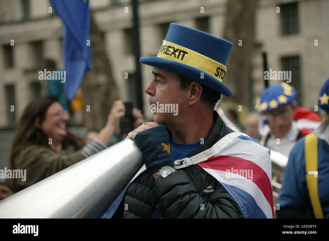 Londra, Regno Unito. 07 ott 2019, Steve Bray, signor Stop Brexit presso la ribellione di estinzione protesta in Westminster, per evidenziare il cambiamento climatico. © Martin Foskett/Knelstrom Ltd/Alamy Live News Foto Stock