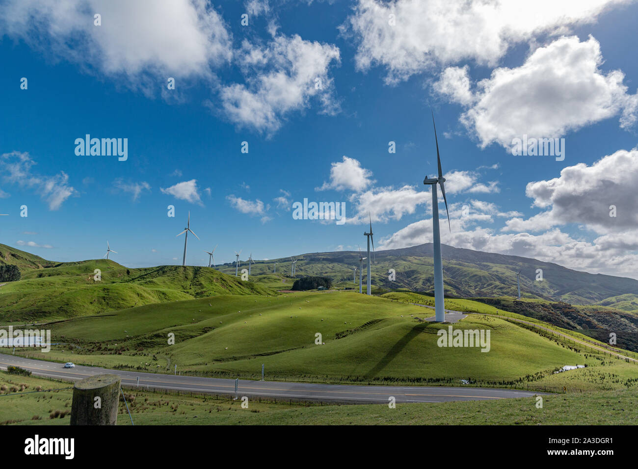 Te Apiti in centrali eoliche sulle colline vicino a Palmerston North, Nuova Zelanda Foto Stock