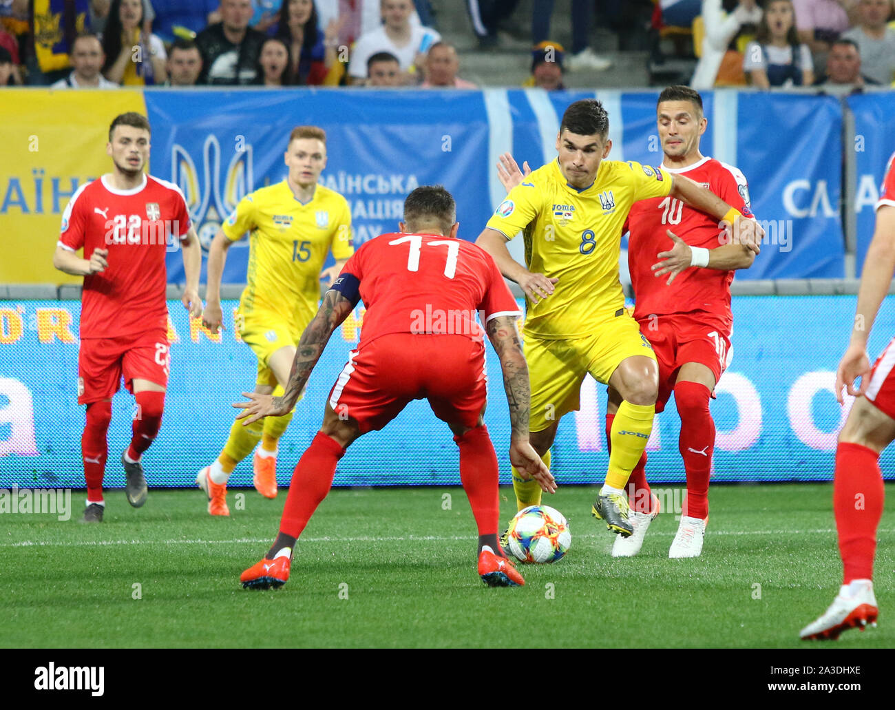 LVIV, Ucraina - 7 giugno 2019: Ruslan Malinovskiy dell'Ucraina gli attacchi durante UEFA EURO 2020 partita di qualificazione contro la Serbia a Arena Lviv stadium di Leopoli. L'Ucraina ha vinto 5-0 Foto Stock