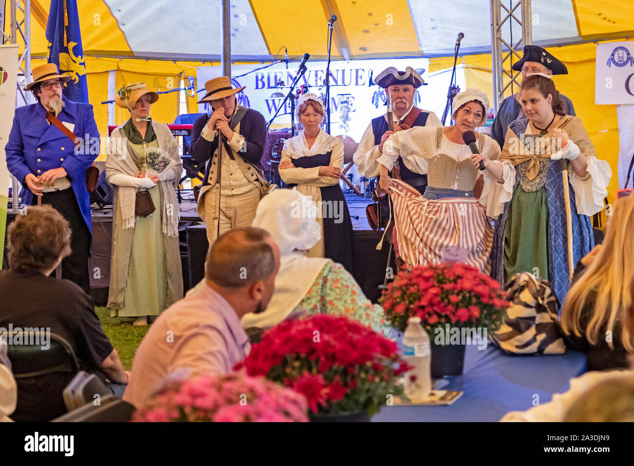 Detroit, Michigan - Storico re-enactors periodo di mostra i vestiti come il Ste. Parrocchia di Anne de Detroit mantiene la sua terza annuale di rendez-vous festiva culturale Foto Stock