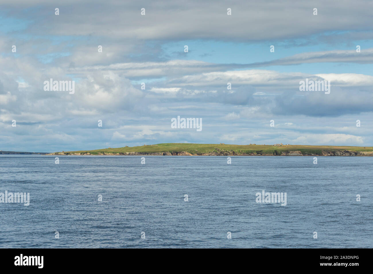 Orkney Islands costa durante un giorno di estate, Scozia. Foto Stock