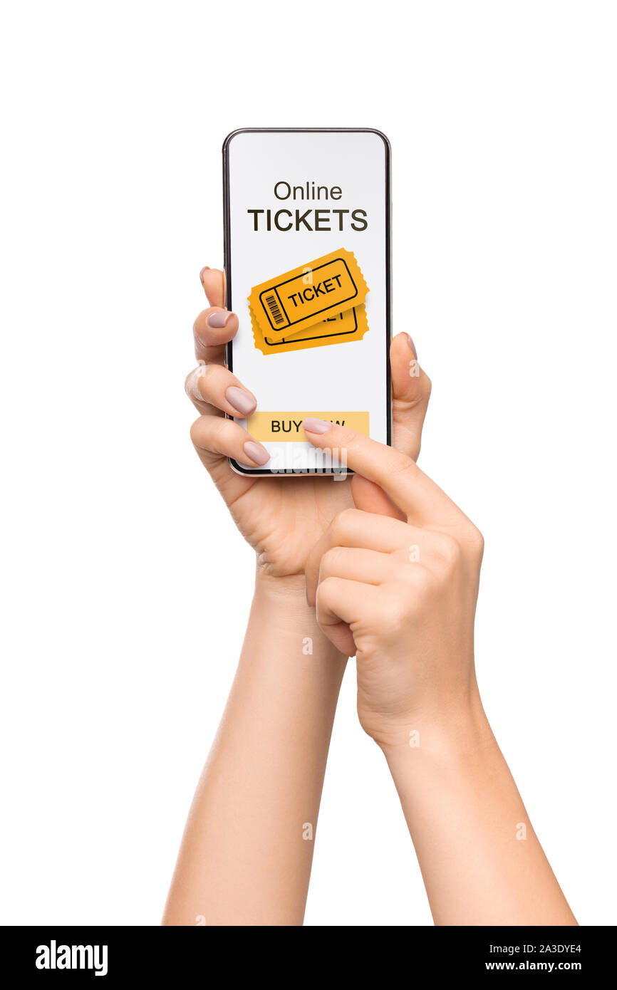 Donna di agitare le mani per scaricare i biglietti per gli eventi applicazione per smartphone Foto Stock