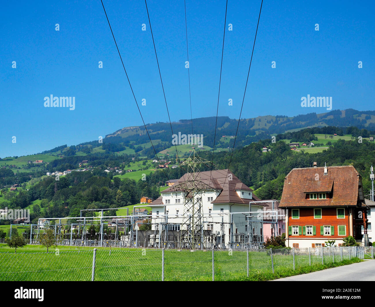 Umspannwerk (Bahnstrom) in Steinen im Schweizer Kanton Schwyz Foto Stock