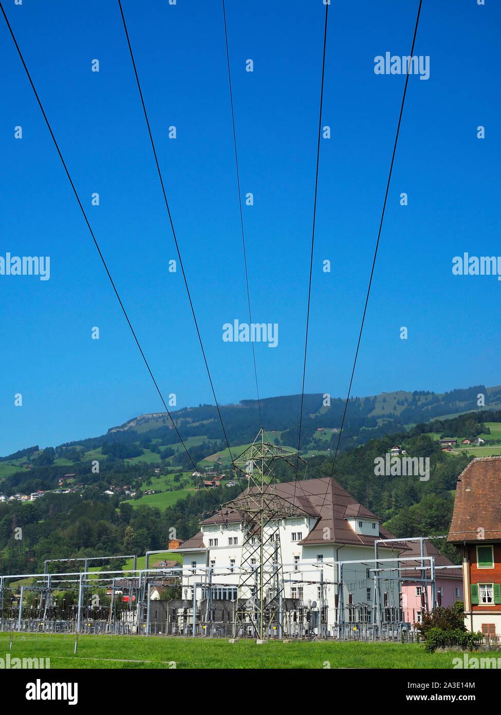 Umspannwerk (Bahnstrom) in Steinen im Schweizer Kanton Schwyz Foto Stock