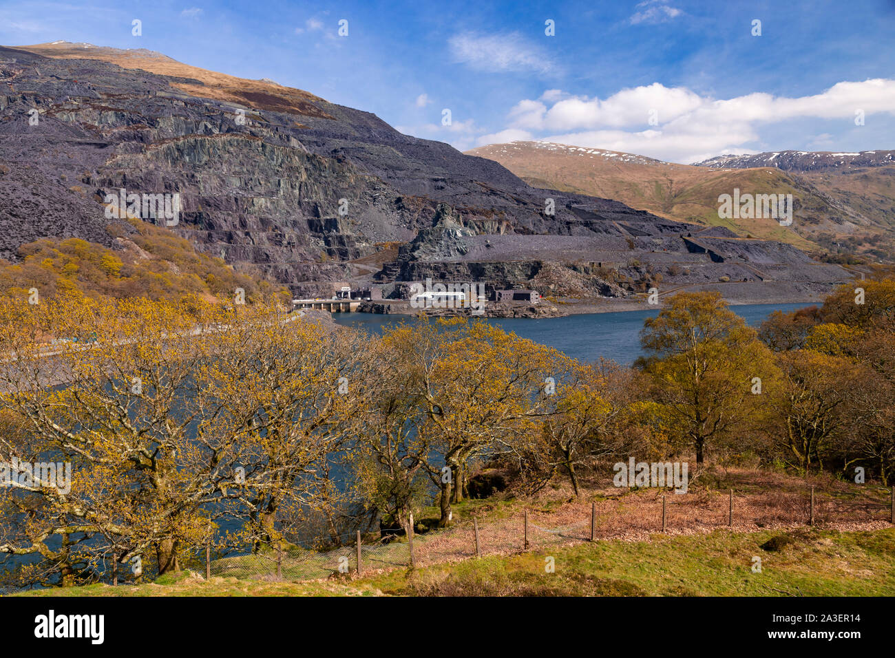 Llyn Peris e il Dinorwig cava di ardesia, Snowdonia, il Galles del Nord Foto Stock