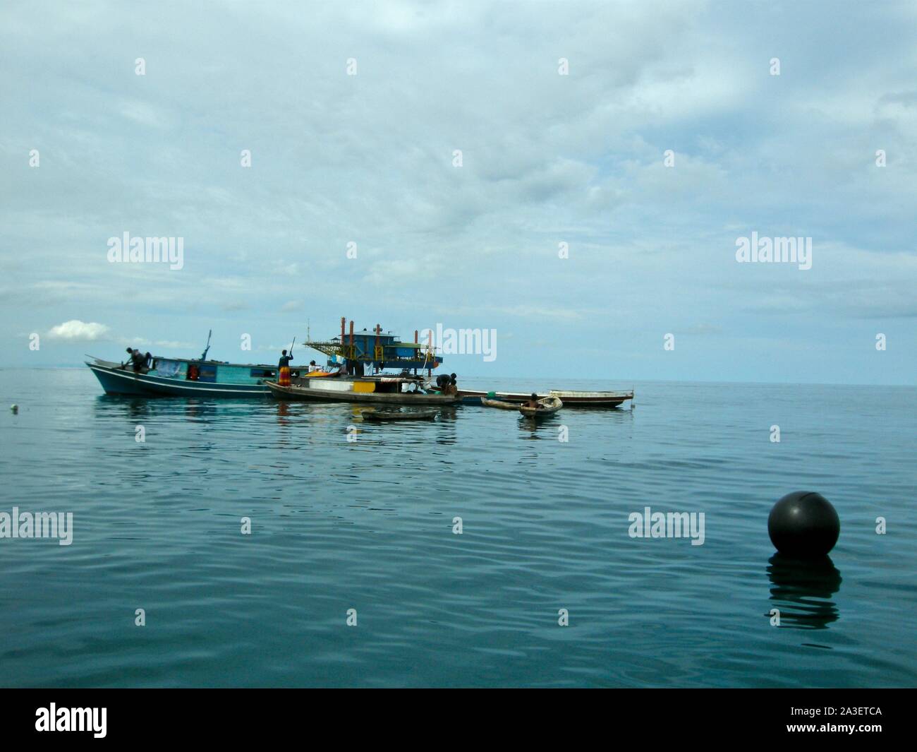 Insediamento di Bajau Laut nel Mare del Sulu Foto Stock