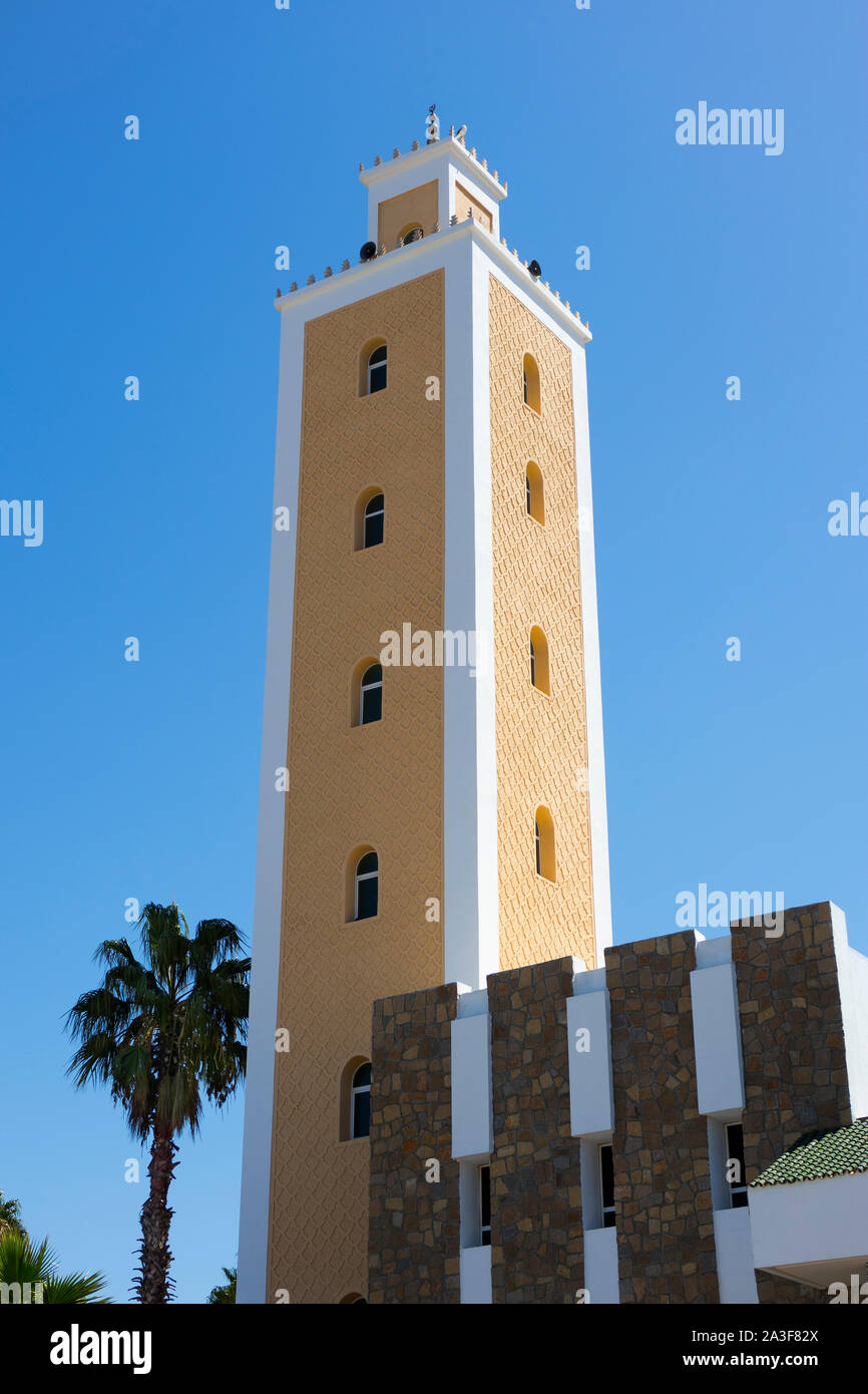 Torre del Mohamed Vmosque in Asilah nel nord del Marocco Foto Stock