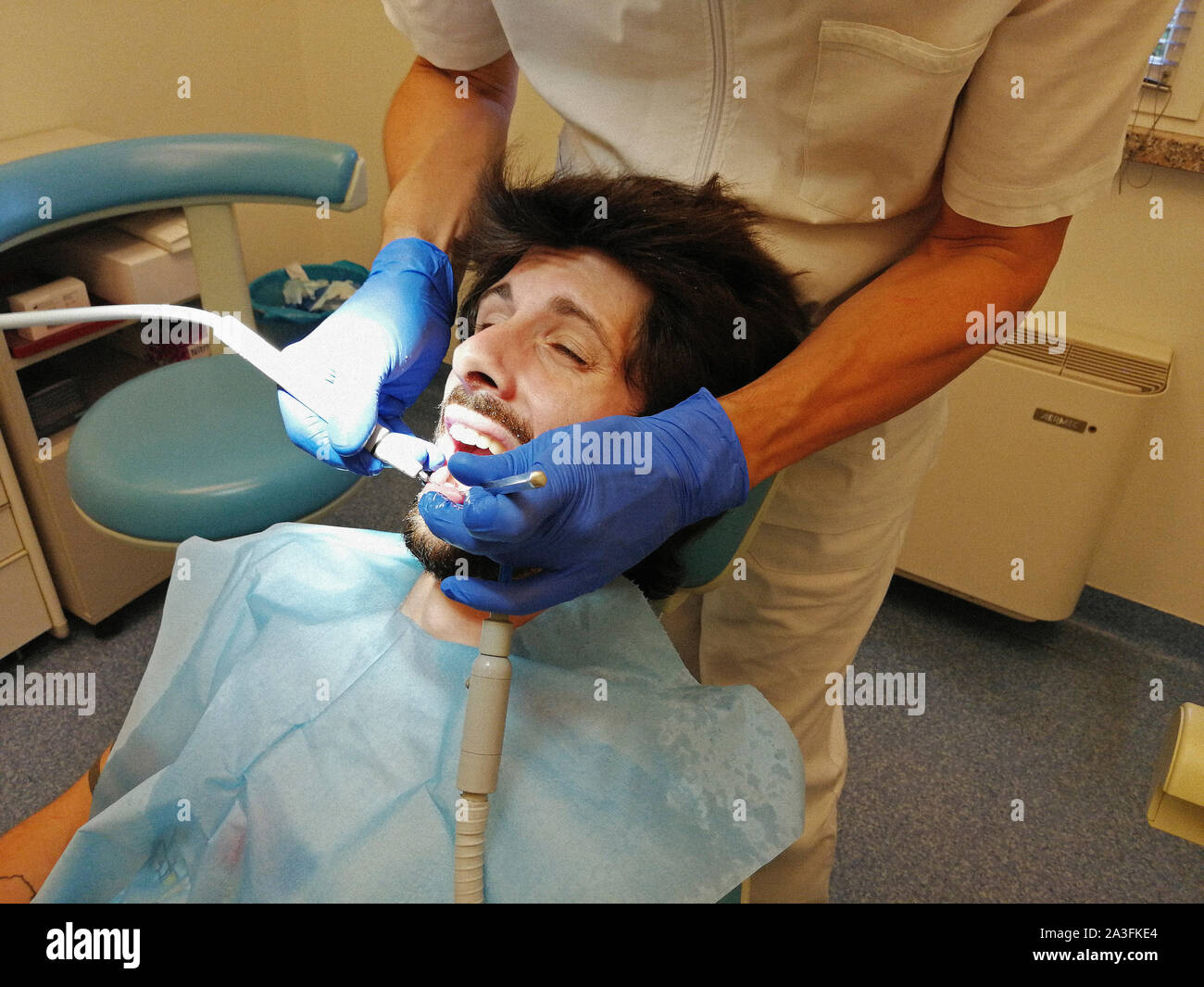 Dentists and dental technicians immagini e fotografie stock ad alta  risoluzione - Alamy