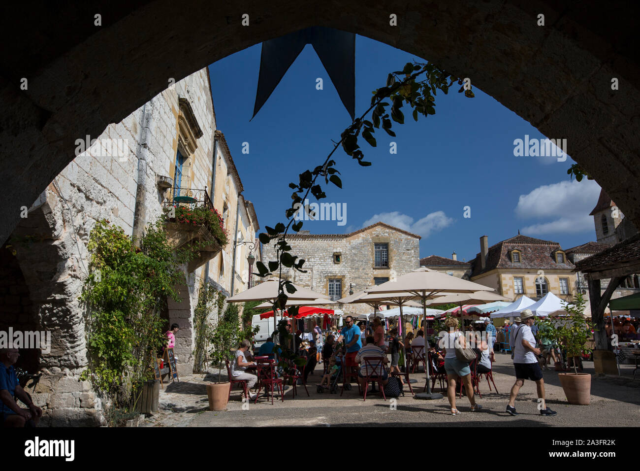 Monpazier, bastide città della regione della Dordogna fondata nel 1284 da Edward 1 di Inghilterra Foto Stock