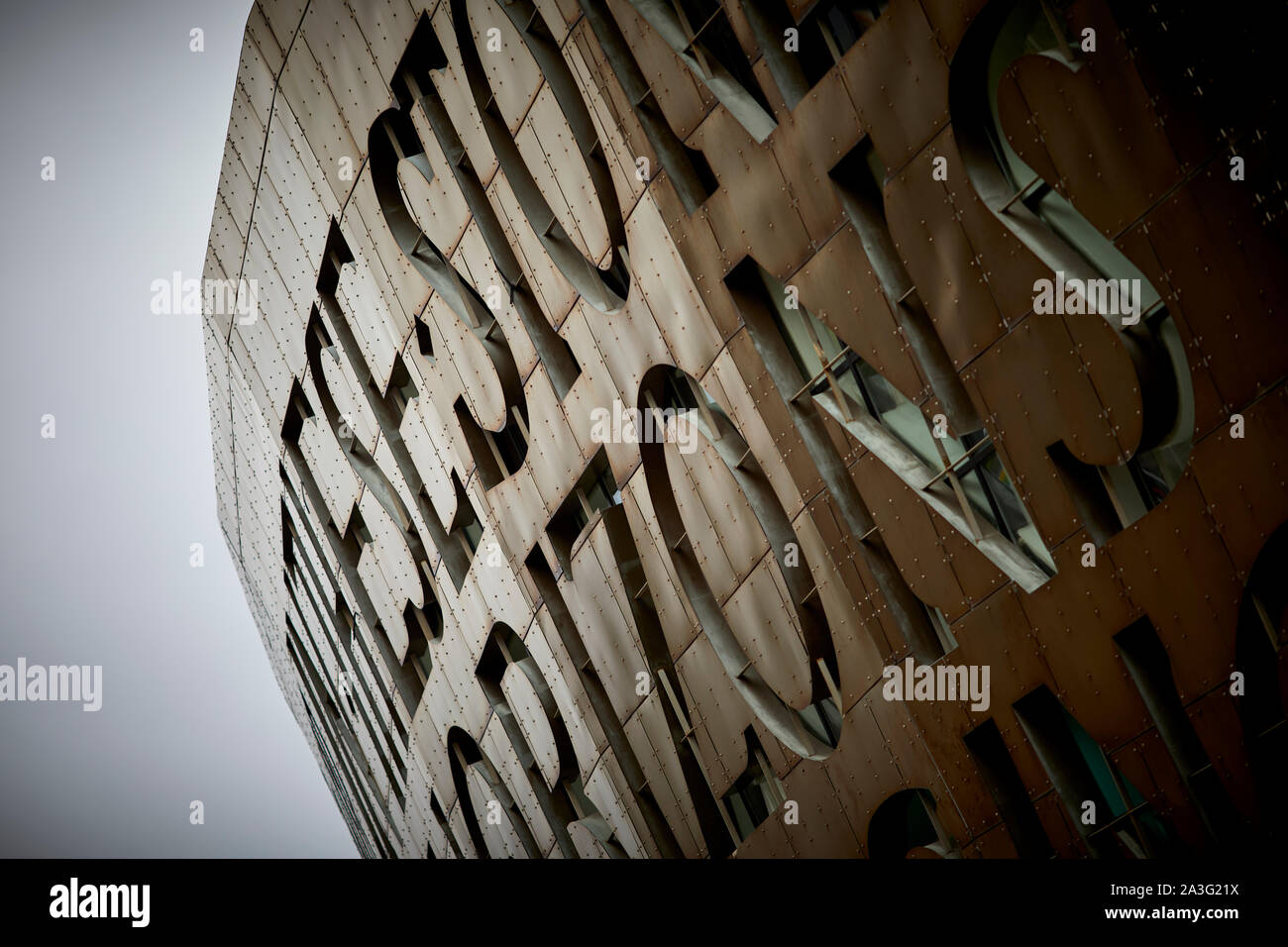 Wales Millennium Centre Arts Centre Teatro si trova la baia di Cardiff progettato da Percy Thomas Partnership Foto Stock