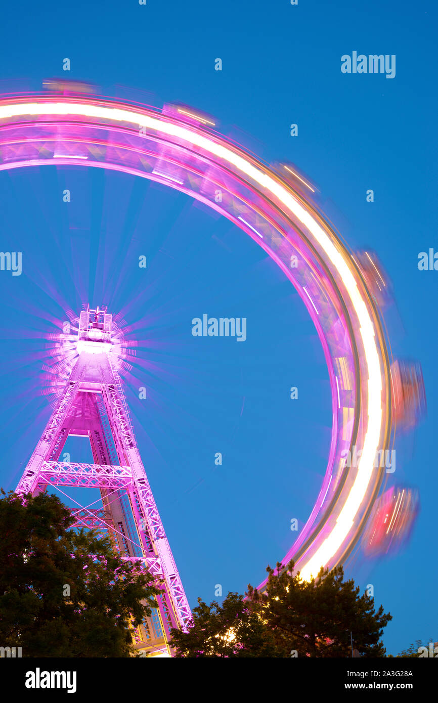 Ruota panoramica del Prater di Vienna Park denominato Wurstelprater Foto Stock