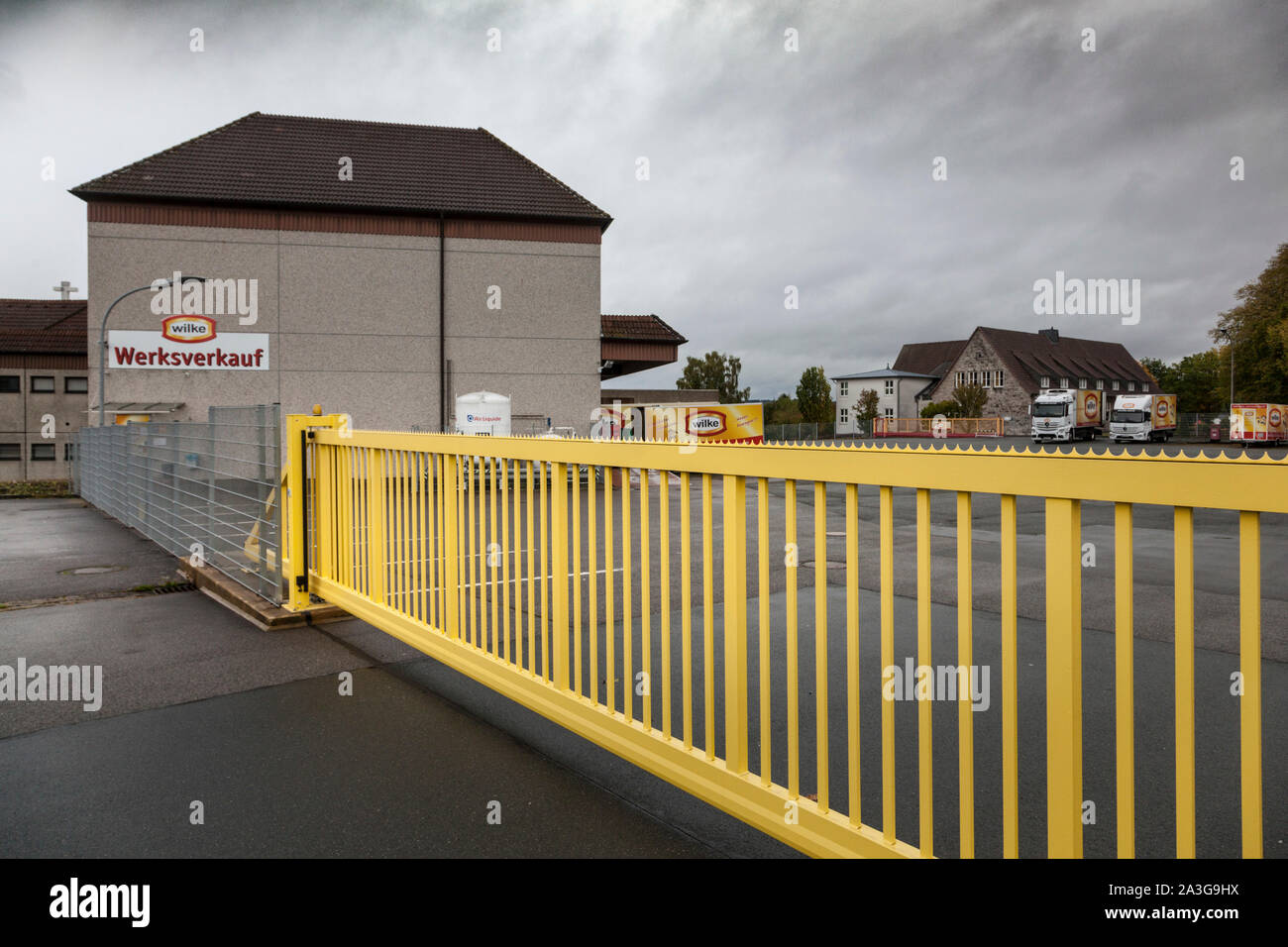 Wilke Waldecker Fleisch- und Wurstwaren GmbH & Co. KG, ispezione degli alimenti del distretto Waldeck-Frankenberg (Nord Hesse) ha chiuso la fabbrica. Foto Stock