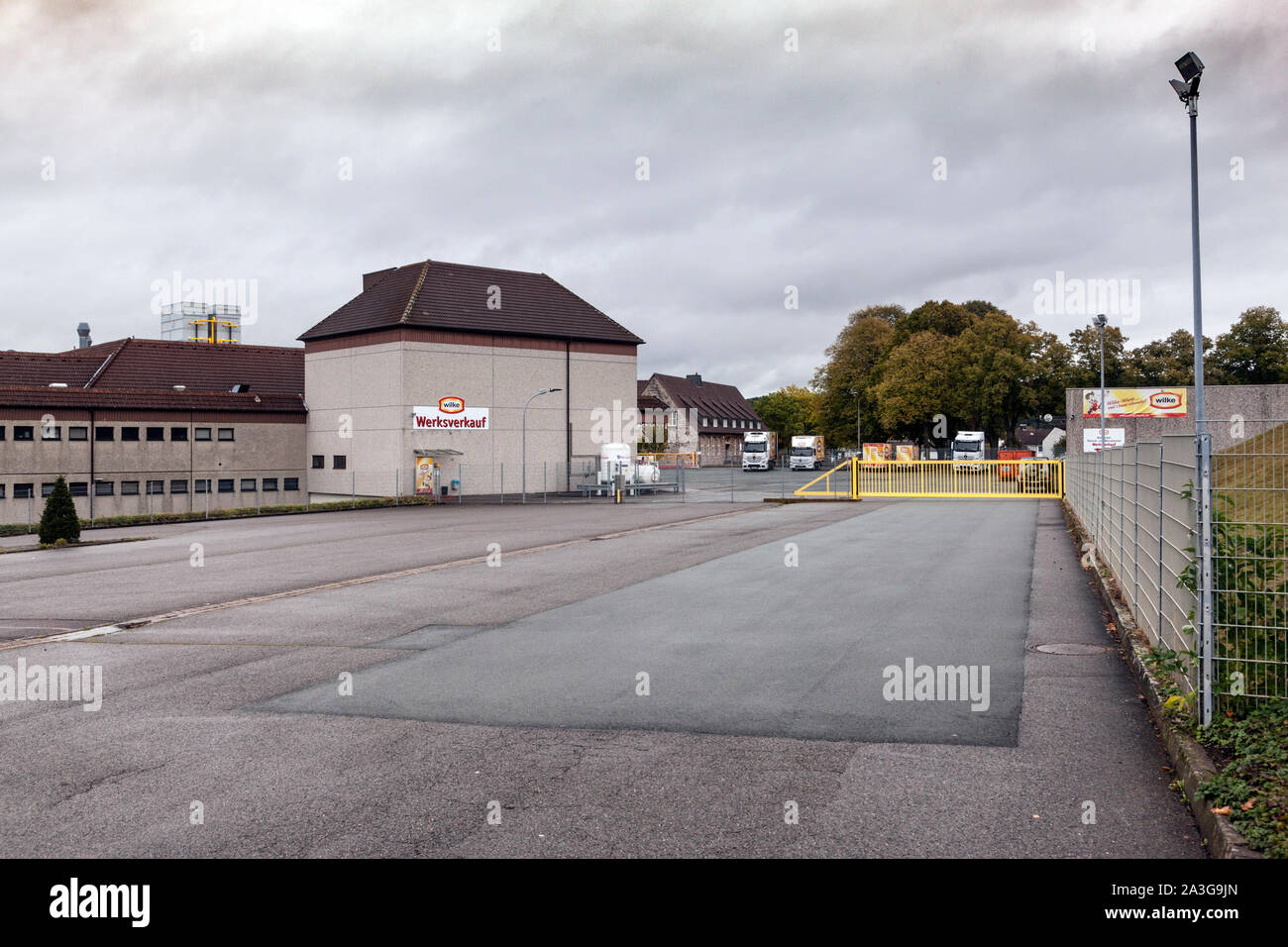 Wilke Waldecker Fleisch- und Wurstwaren GmbH & Co. KG, ispezione degli alimenti del distretto Waldeck-Frankenberg (Nord Hesse) ha chiuso la fabbrica. Foto Stock