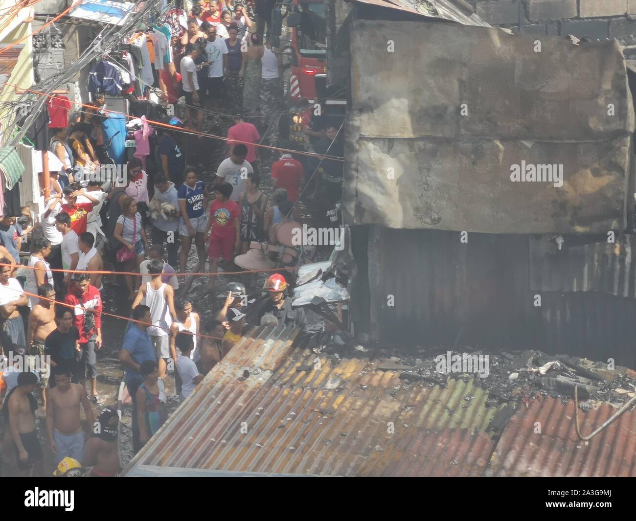 Manila, Filippine. 08 ott 2019. Un incendio che ha raggiunto il livello di allerta 2 hits shanty case di Brgy. 779 Zona 85 a Manila. (Foto di Giuseppe Dacalanio/Pacific Stampa) Credito: Pacific Press Agency/Alamy Live News Foto Stock