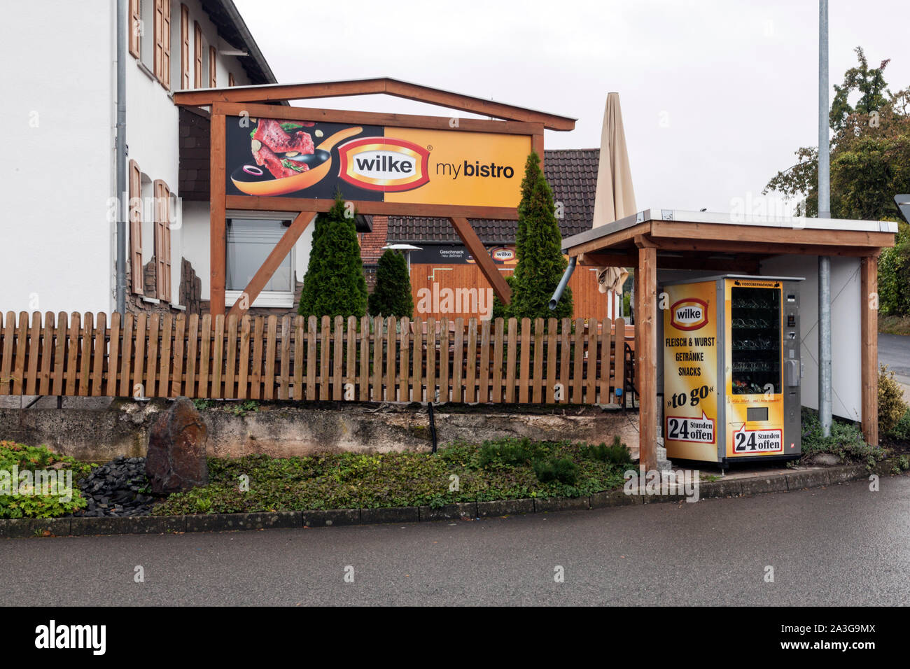 Wilke Waldecker Fleisch- und Wurstwaren GmbH & Co. KG, ispezione degli alimenti del distretto Waldeck-Frankenberg (Nord Hesse) ha chiuso la fabbrica. Foto Stock