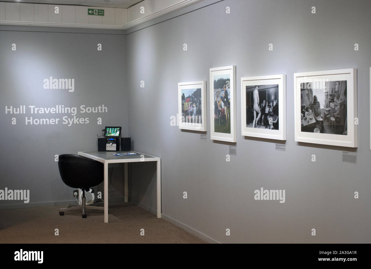 Fotografia fotografia mostra all'ANCA Fest 2019 scafo International Festival Fotografia Prezzi Quay Hull UK. "Hull viaggiando verso Sud". 2010s HOMER SYKES Foto Stock