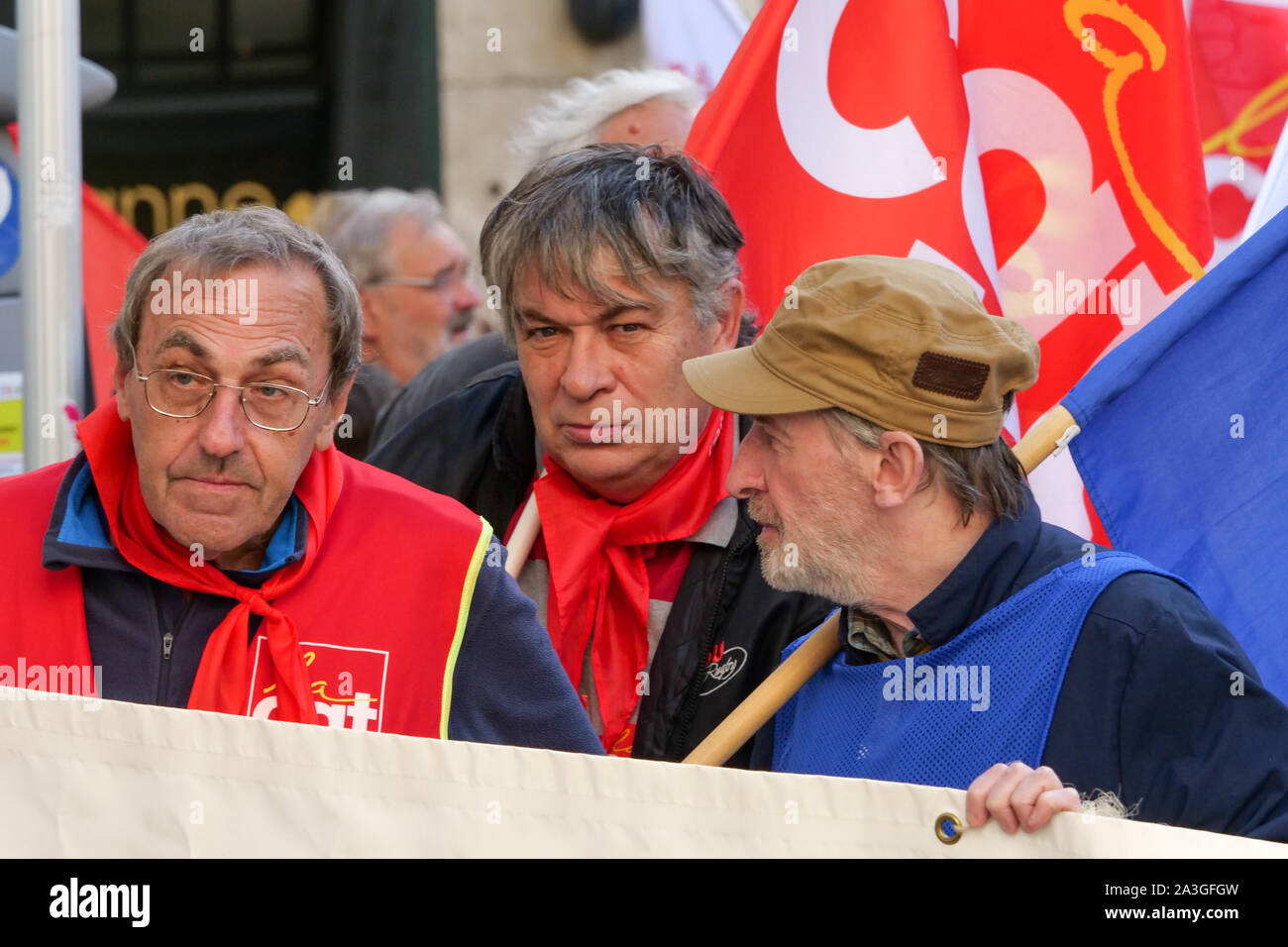 Ritirato salarymen marzo a Lione per protestare contro l'annunciata riforma delle pensioni, Lione, Francia Foto Stock